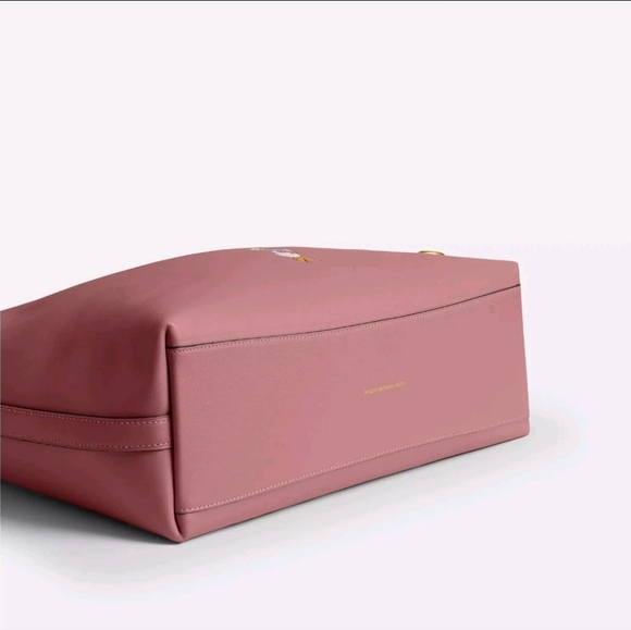 DISNEY X COACH Juliet Shoulder Bag 38 Daisy Duck Pink Without The Bag Charm - Picture 3 of 5